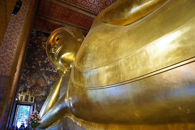 wat pho temple in bangkok