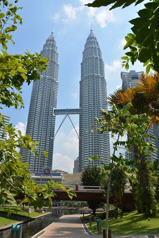 petronas twin towers in kuala lumpur