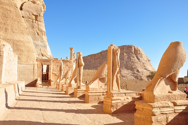 abu simbel temple in egypt